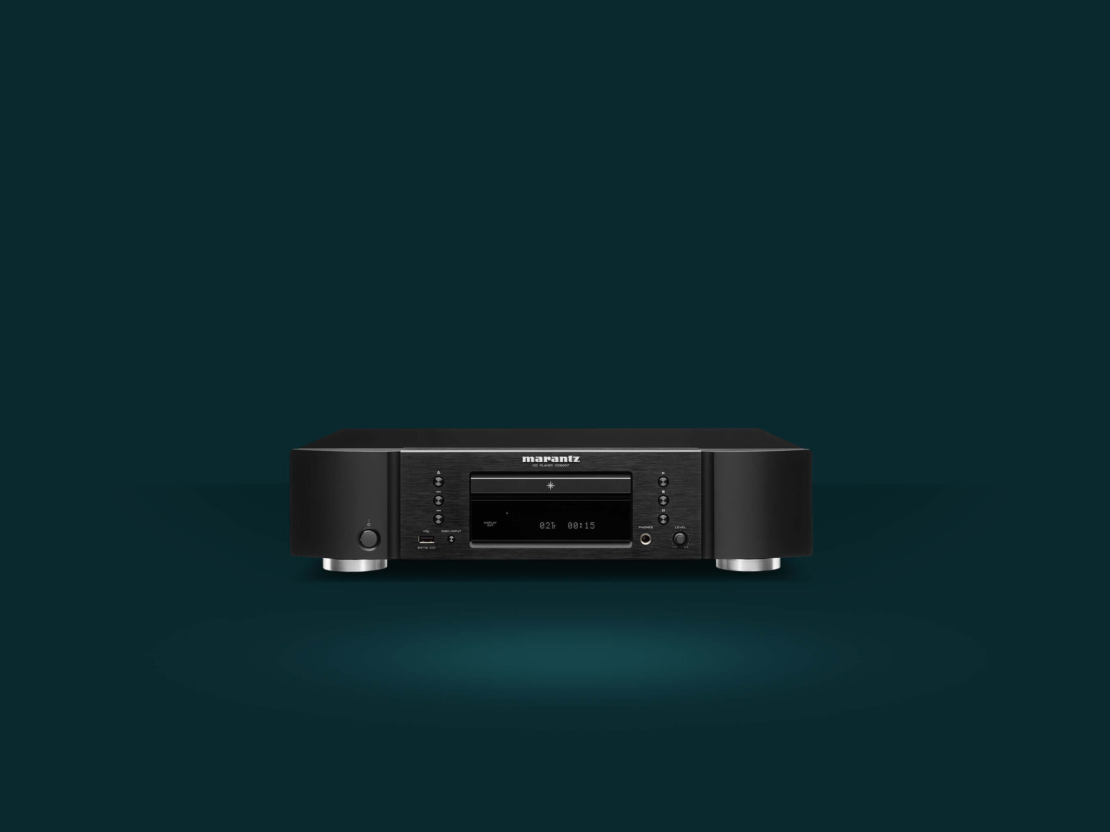 CD6007 - Black front view Lifestyle